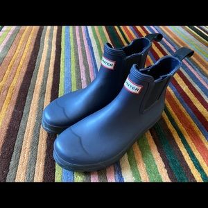 Hunter Waterproof Chelsea Boots in Navy (barely worn)